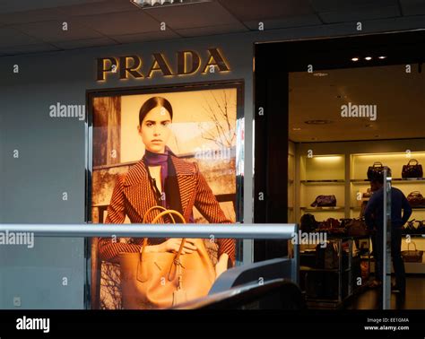 foxtown outlet prada